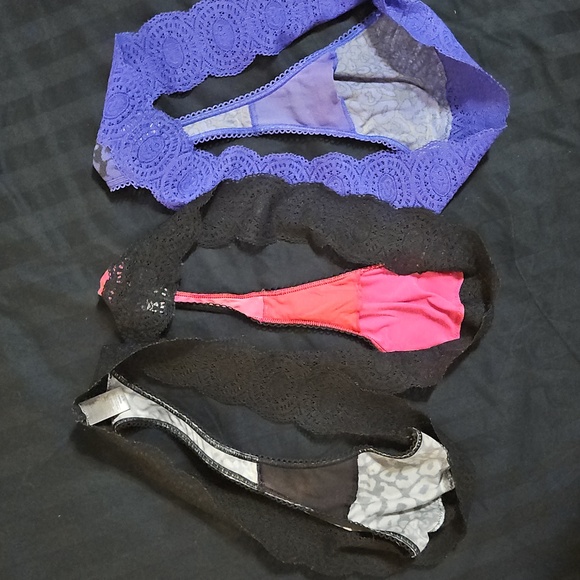 Lot Of 3 Vintage Very Sexy Thongs - Picture 3 of 3